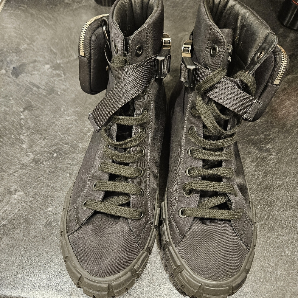 Authentic Prada Re-Nylon Sneakers - Picture 2 of 10